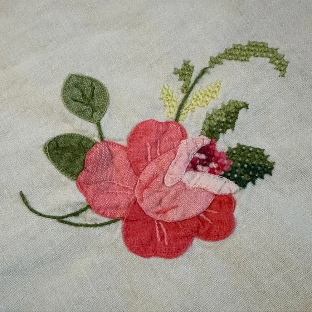 N/A vintage round